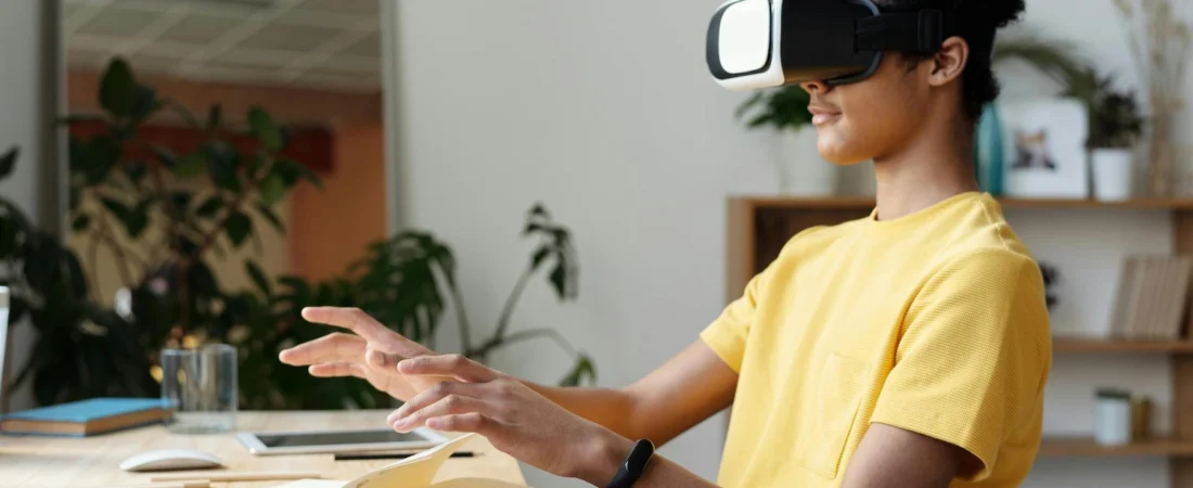 Panduan Lengkap Menggunakan Teknologi VR untuk Media Belajar